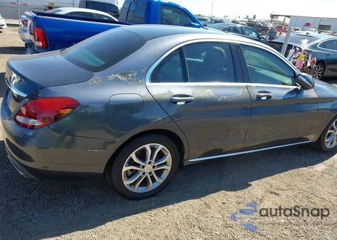 2015 Mercedes-Benz C 300 Luxury/Sport из США, поврежденный, VIN 55SWF4JB9FU057595